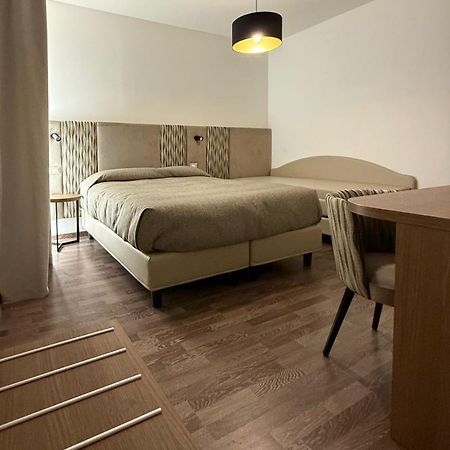 Hotel Miramare Pineto Luaran gambar