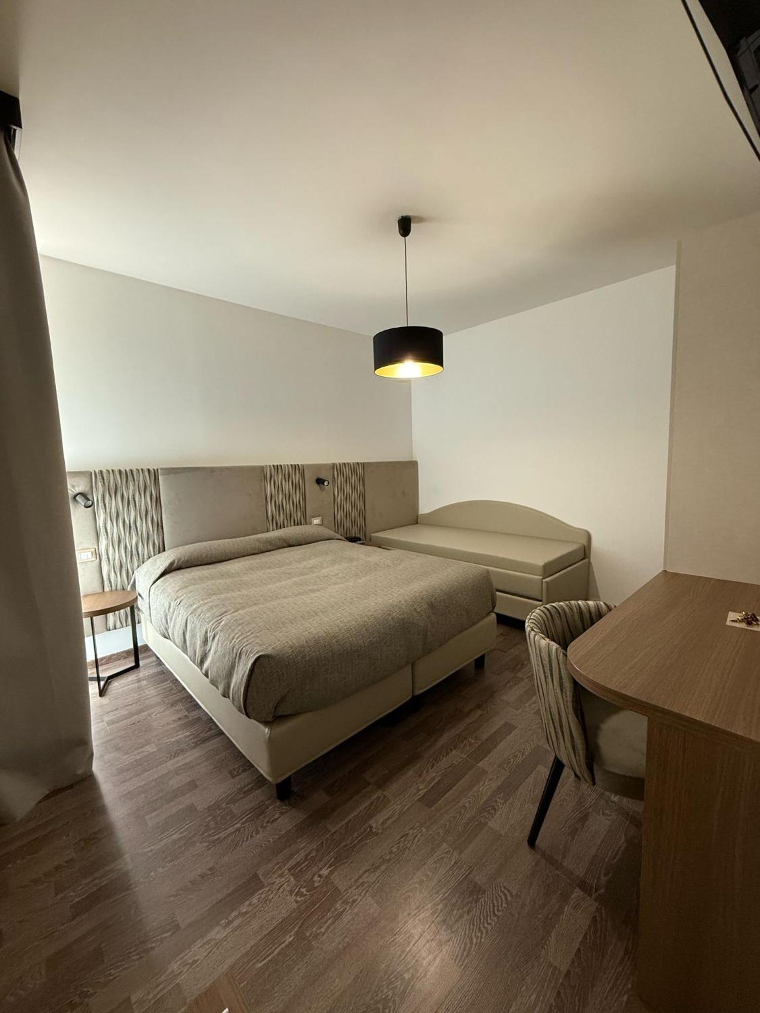 Hotel Miramare Pineto Luaran gambar